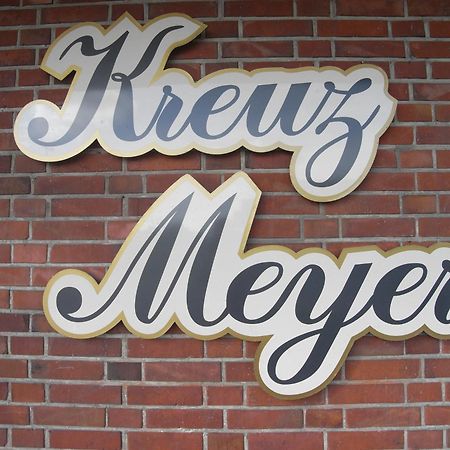 Land-Gut-Hotel Restaurant Kreuz Meyer シュトゥーア エクステリア 写真