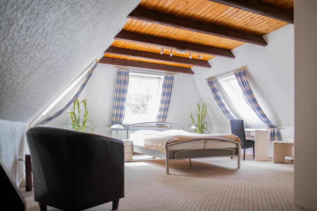 Land-Gut-Hotel Restaurant Kreuz Meyer シュトゥーア エクステリア 写真