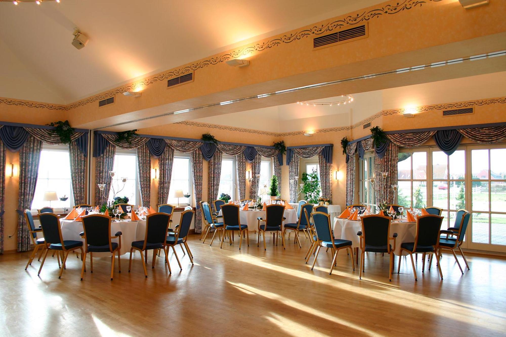 Land-Gut-Hotel Restaurant Kreuz Meyer シュトゥーア エクステリア 写真