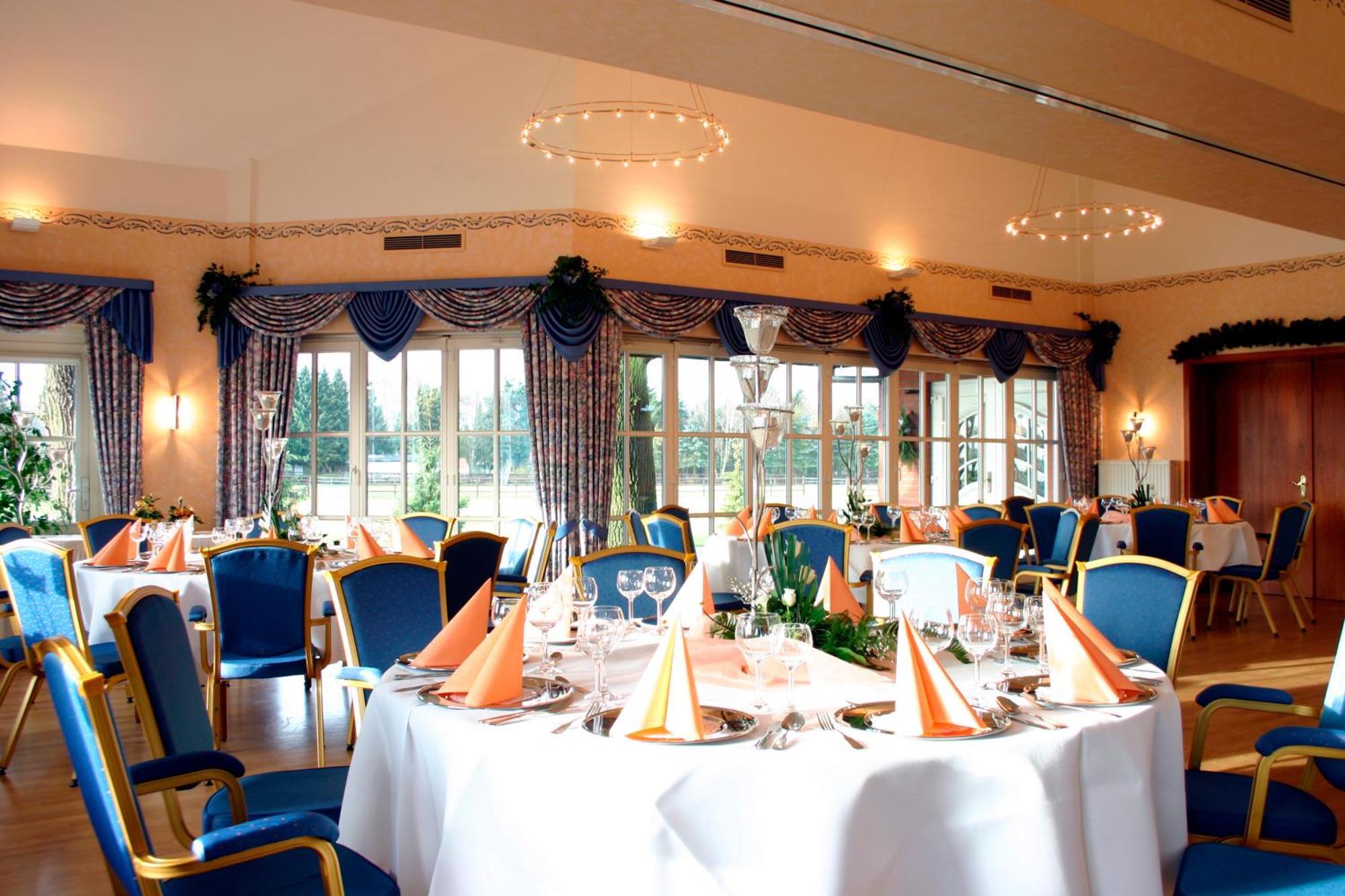 Land-Gut-Hotel Restaurant Kreuz Meyer シュトゥーア エクステリア 写真