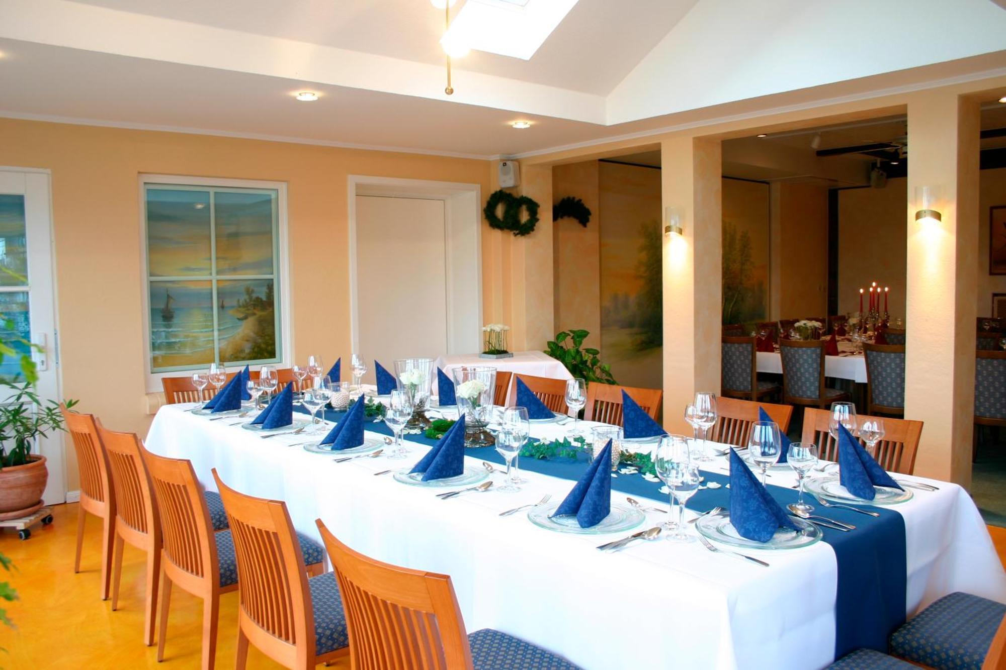 Land-Gut-Hotel Restaurant Kreuz Meyer シュトゥーア エクステリア 写真